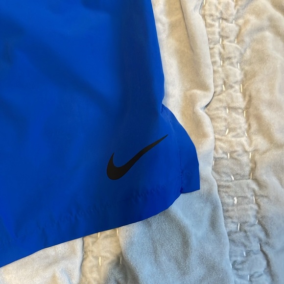 Blue men’s Nike shorts - Picture 2 of 3